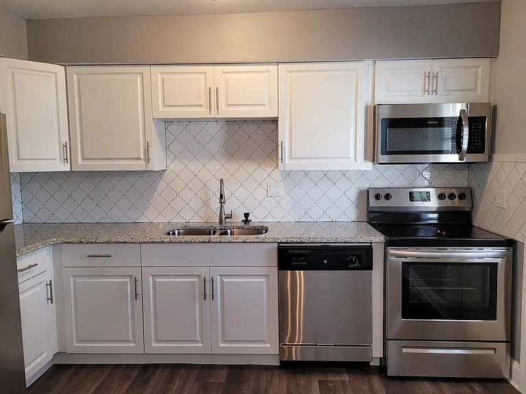La Aloma Apartments — Photo 24