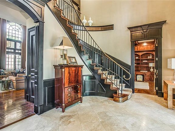 3rd image of 4230 Beverly Dr