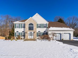 435 Meadowood Rd, Jackson, NJ 08527