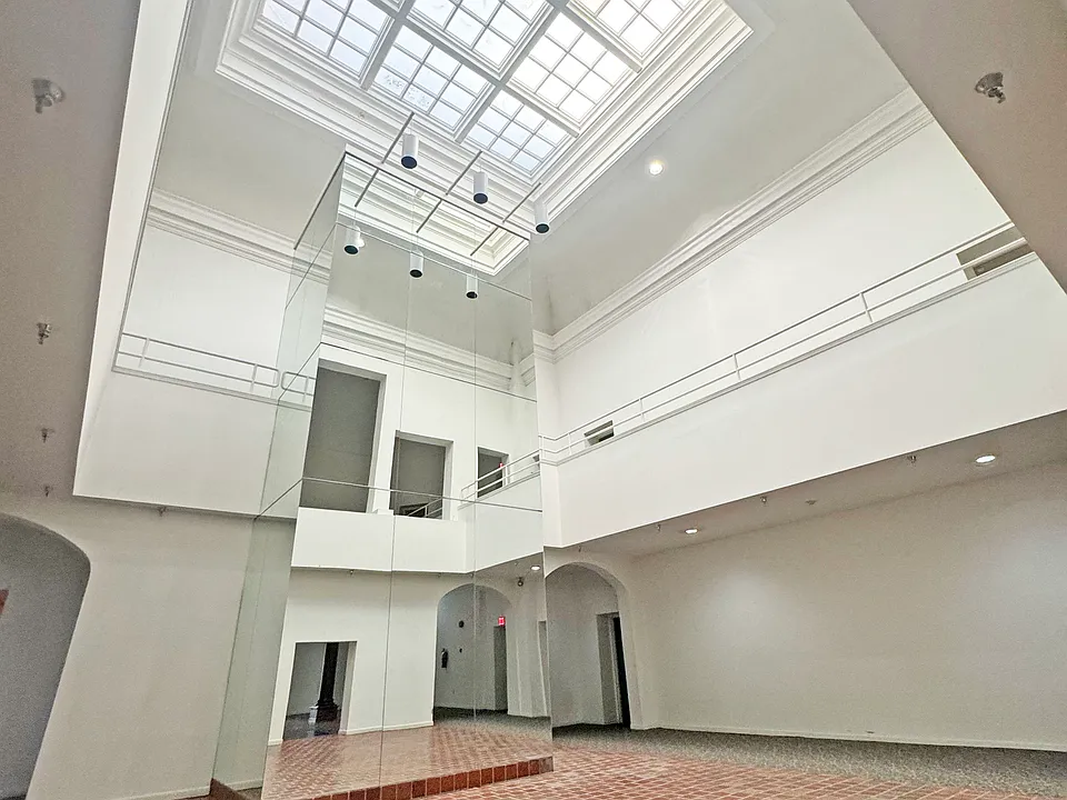 633 Orchard Ave
