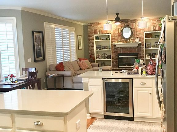 Open concept kitchen/family room/breakfast nook