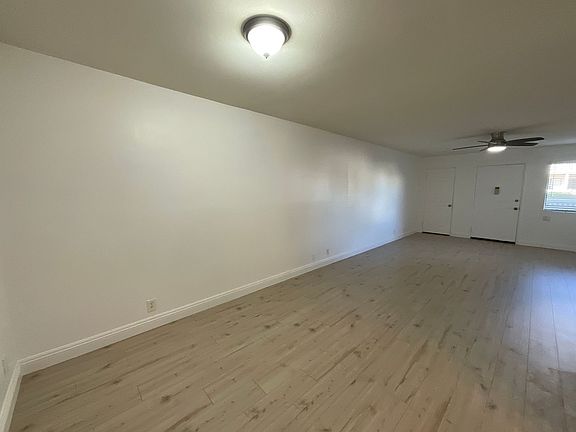 5th image of 19172 Shoreline Ln Unit 3
