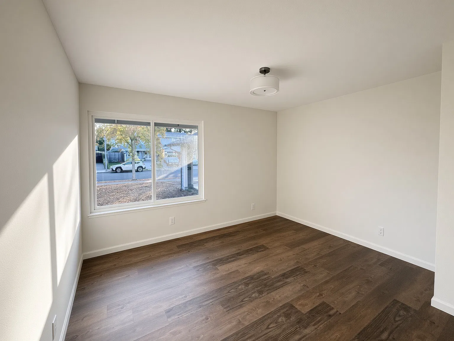 3 bed, 2000 sqft, $4,500 — Photo 2