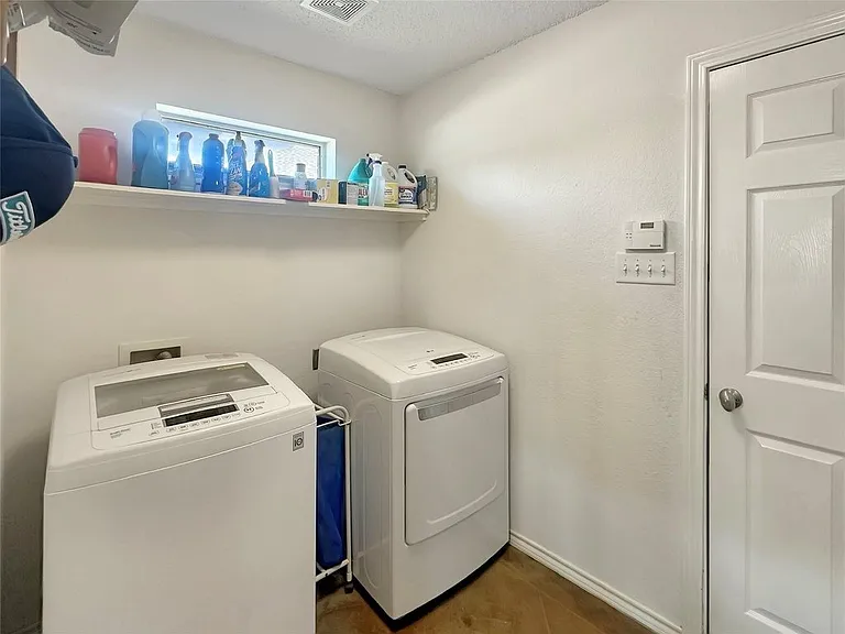 10717 Greenview Ct — Photo 23