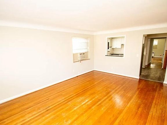 4th image of 3289 Linwood Ave