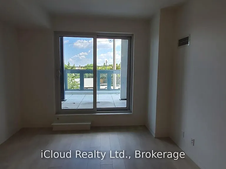 7950 Bathurst St #210 — Photo 7