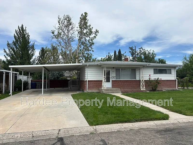 2714 W Kathryn St