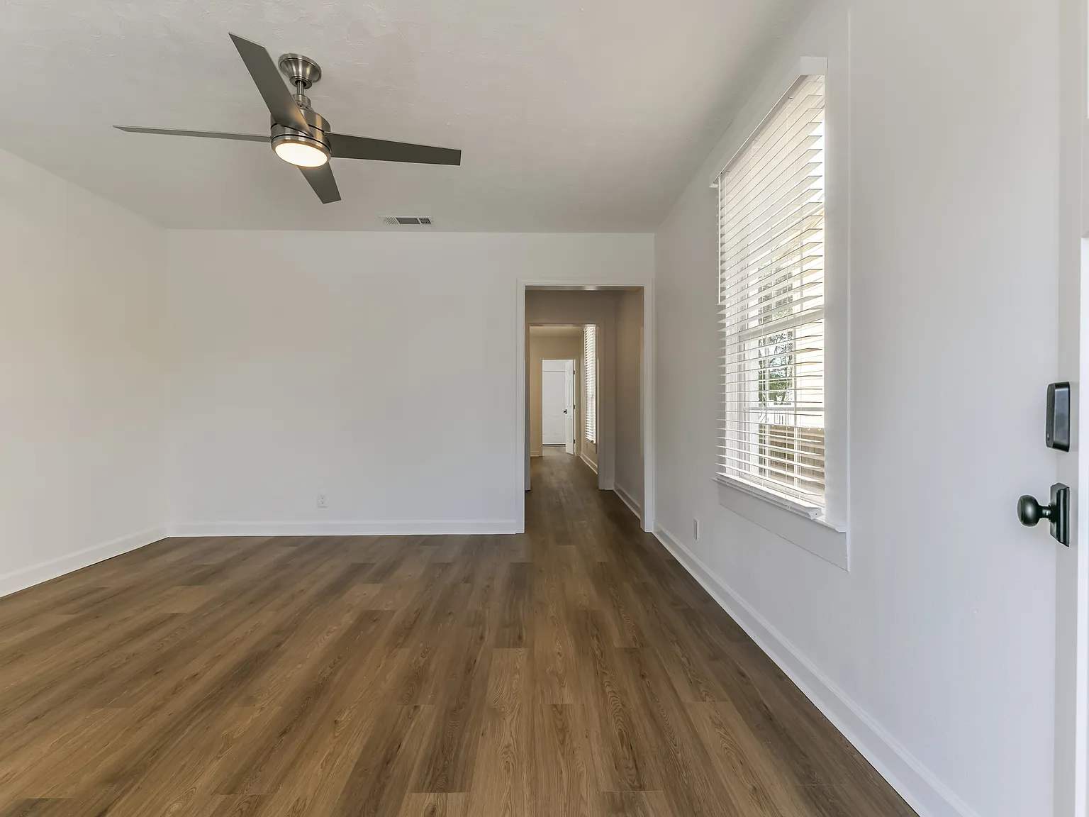 4009 Ball St — Photo 4