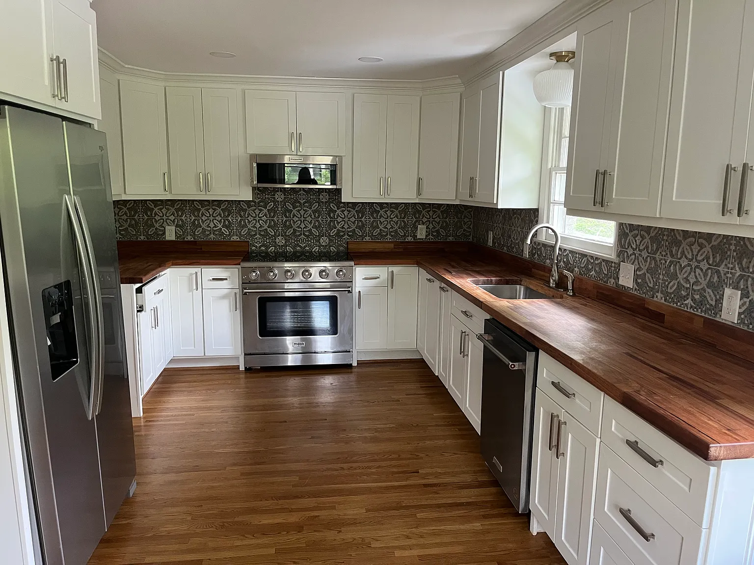 3 bed, 2400 sqft, $2,950 — Photo 3
