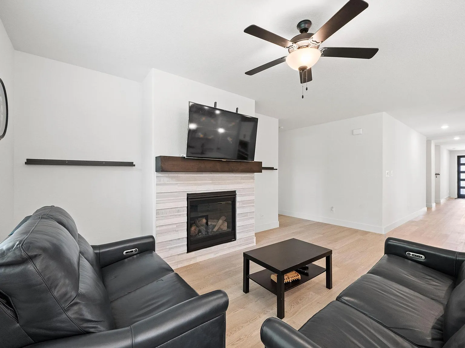 4 bed, 2283 sqft, $3,600 — Photo 4