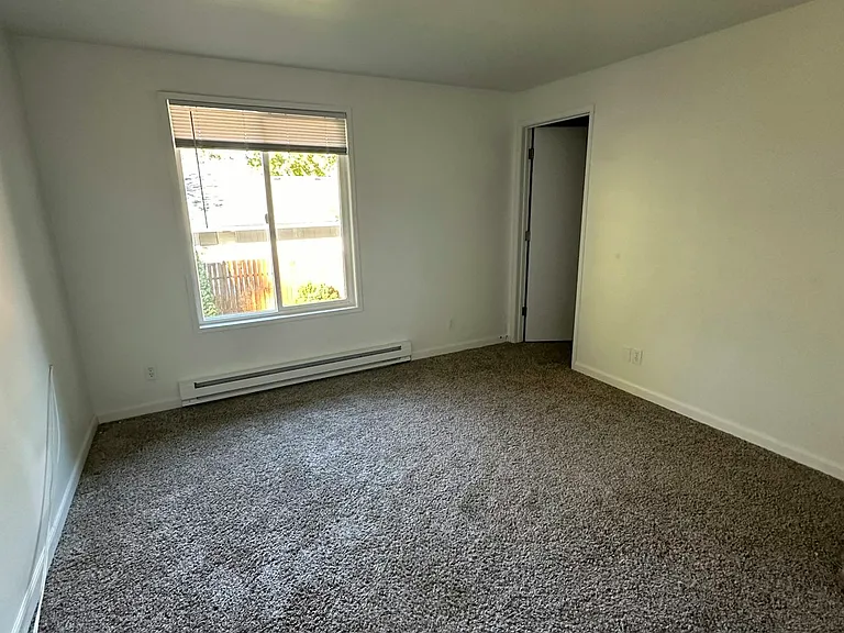 605 Andrew St #B — Photo 9