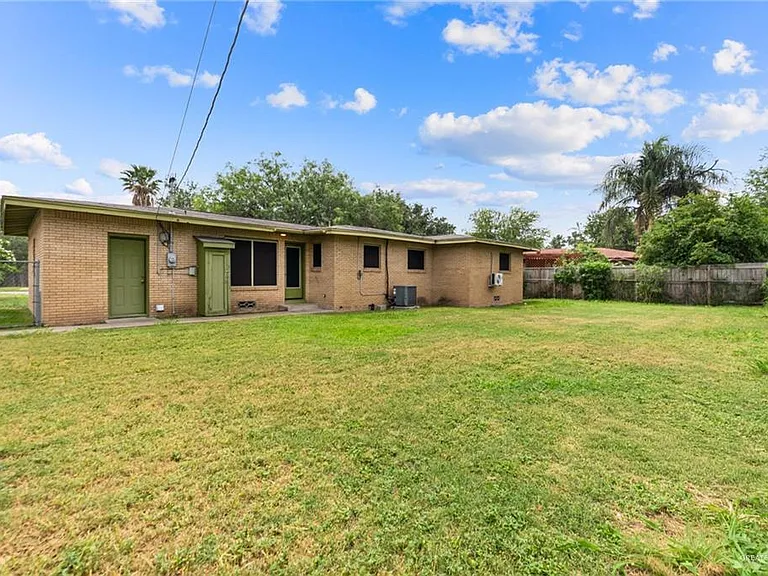 439 Quince Cir — Photo 3