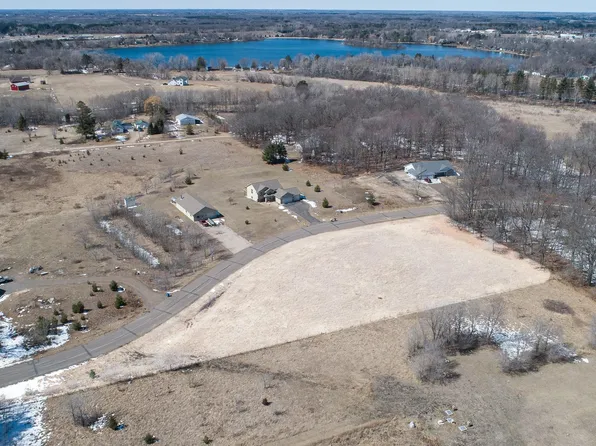 3 Rochester St NE, Cambridge, MN 55008