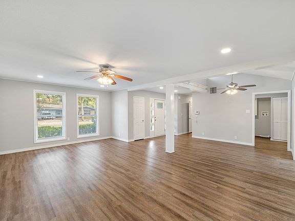 3rd image of 809 22nd Ave N