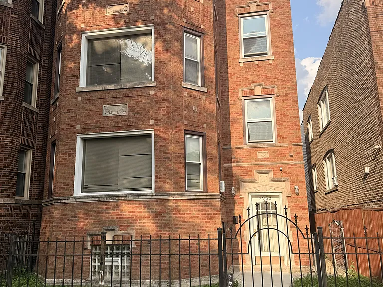 7953 S Essex Ave #2 — Photo 3