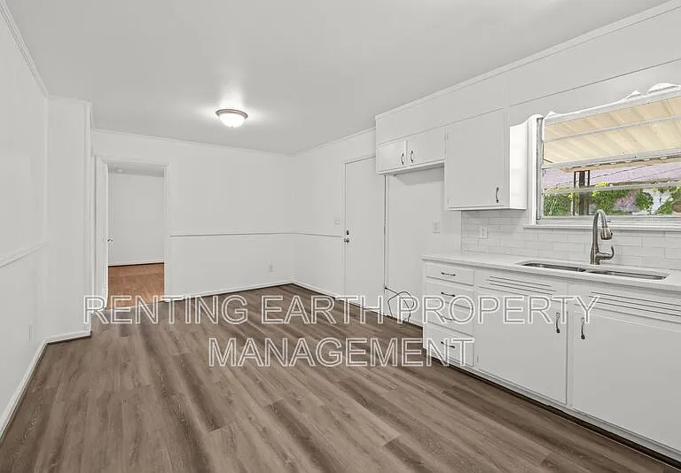 6109 Blocton Ave — Photo 17