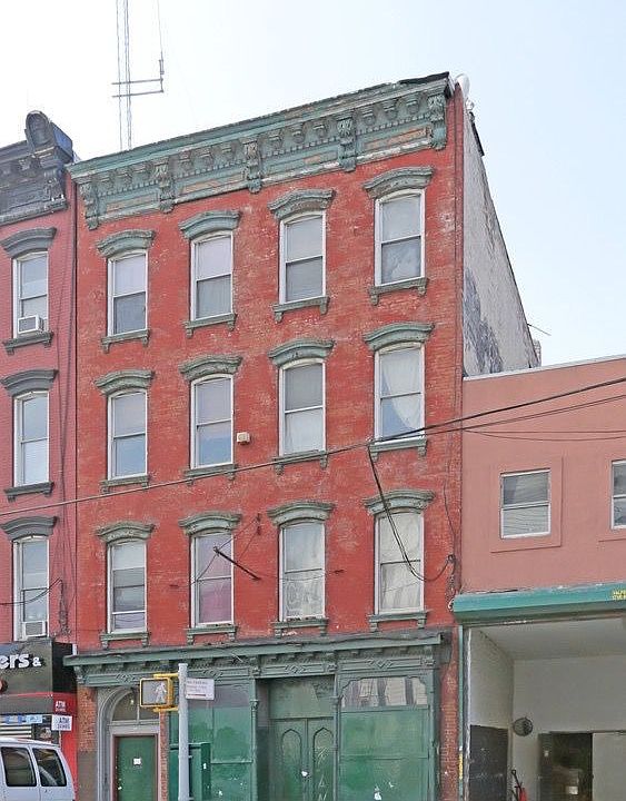 2nd image of 386 Metropolitan Ave