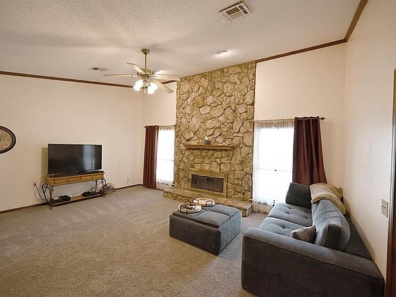 3rd image of 2711 S Quail Ridge St