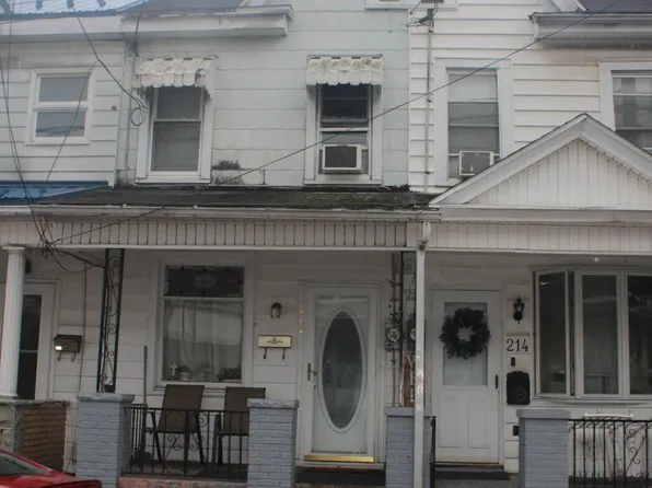 212 W Saylor St, Mount Carmel, PA 17851