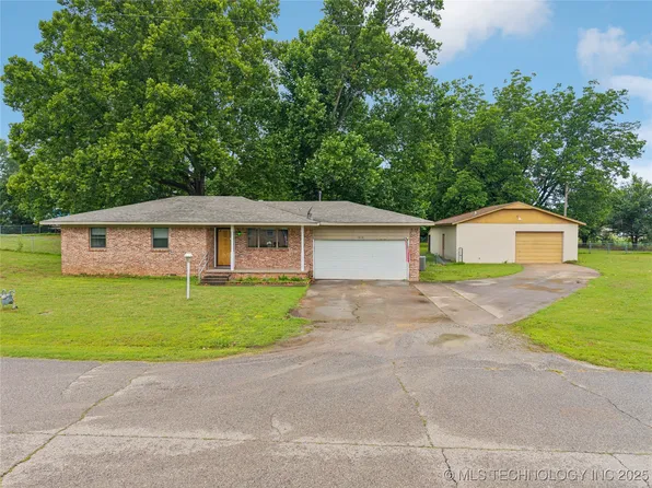 1818 S 165th West Ave, Sand Springs, OK 74063
