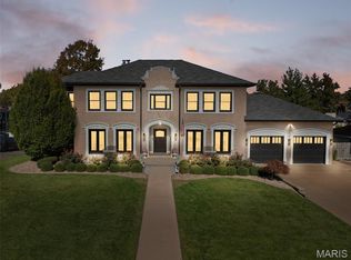 7321 Westmoreland Dr, Saint Louis, MO 63130