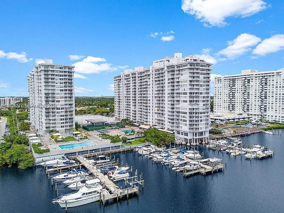 18071 Biscayne Blvd #1401