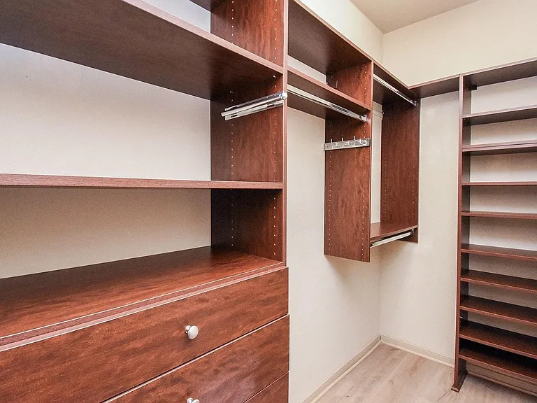 2106 Harmon Crest Ct — Photo 24
