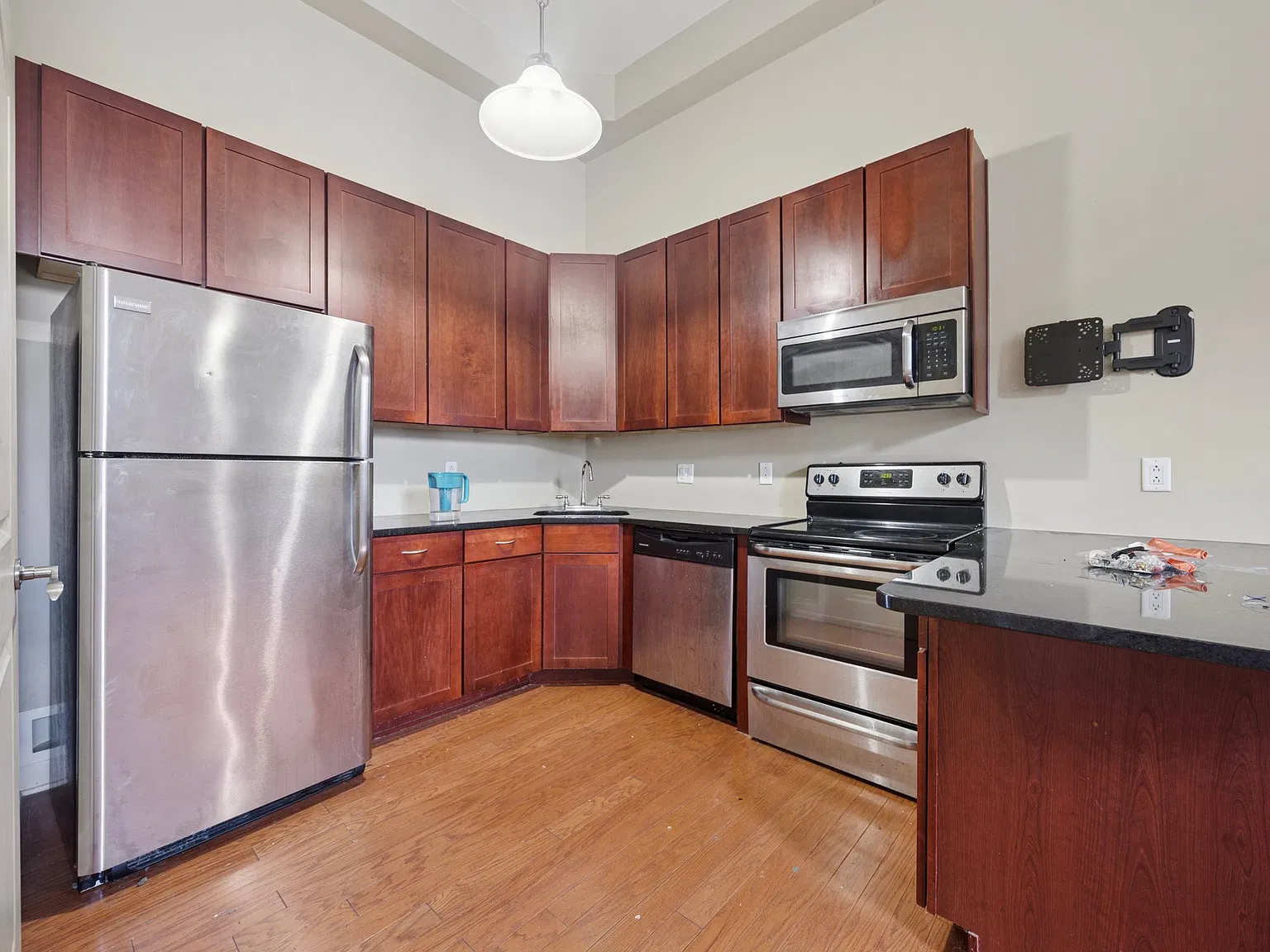 171 Grape St — Photo 2