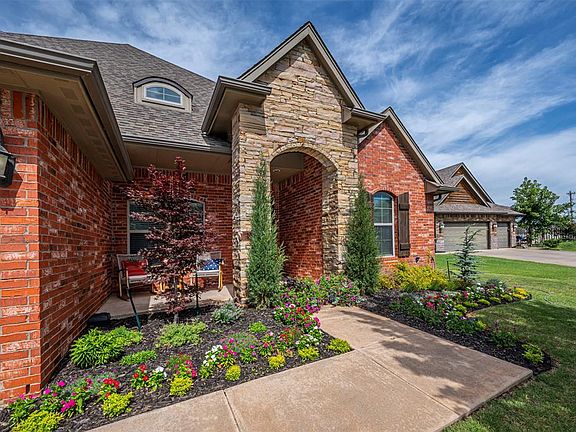 3rd image of 4709 Spectacular Bid Ave