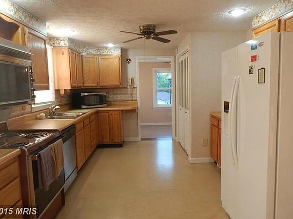 4th image of 16328 Rock Ln
