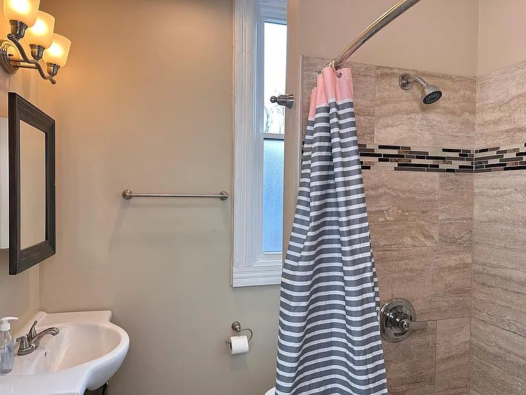 159 E McMillan St #2 — Photo 15