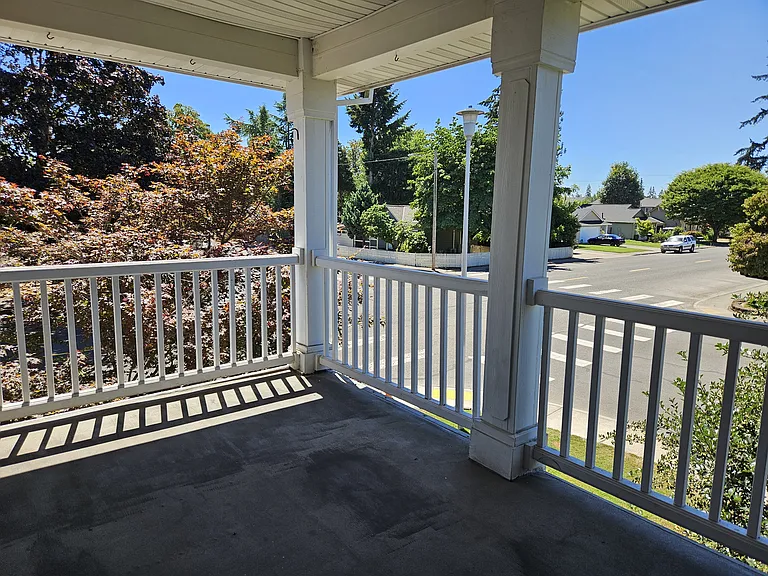 554 NW 3rd Ave — Photo 15