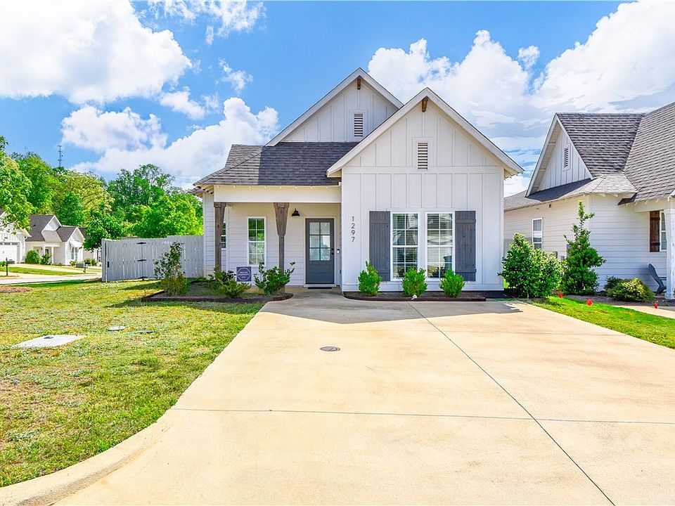 1st image of 1297 Foxtail Ln