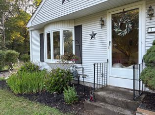 322 Holcomb Rd, Springfield, MA 01118