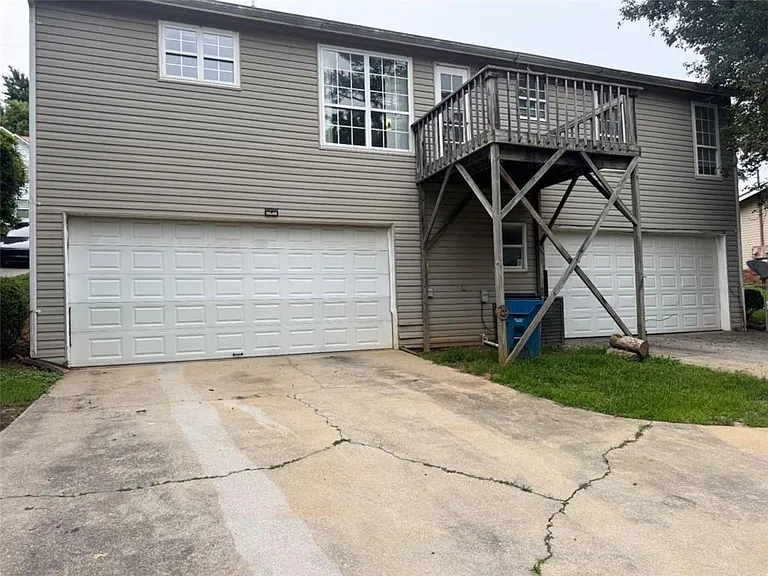 2020 Driftwood Cir — Photo 5