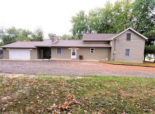 601 State Route 143, Pocahontas, IL 62275