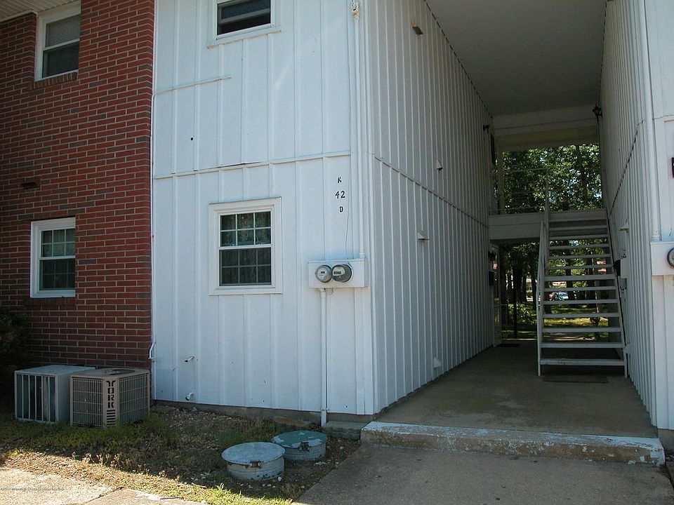 1st image of 42K Cambridge Ct #2011