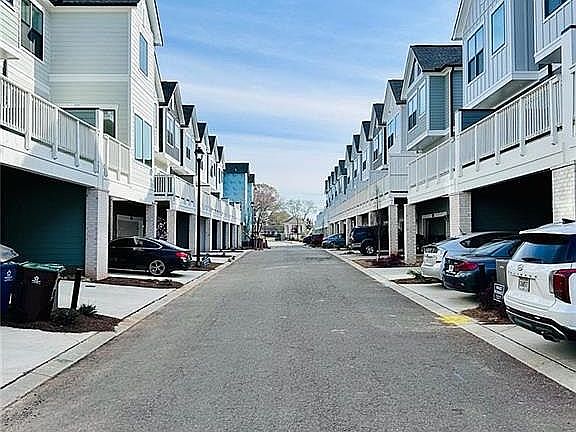 3rd image of 375 Walker Ave