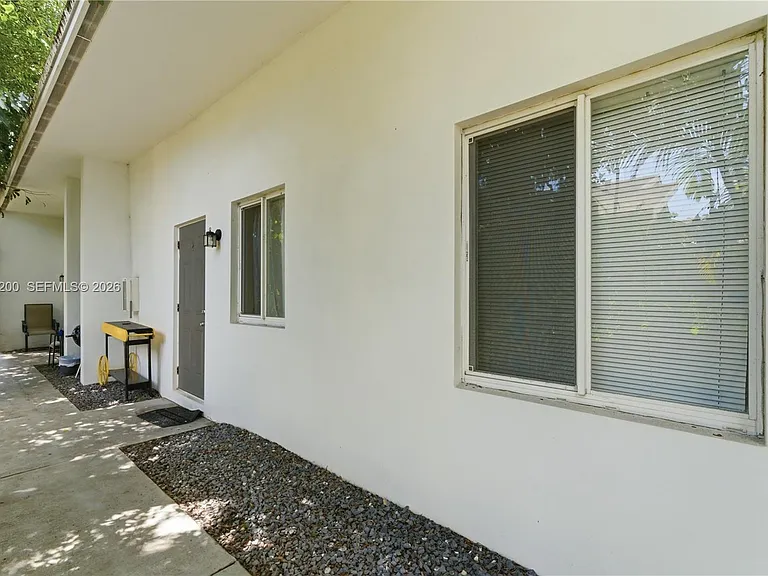 830 SE 14th St #2 — Photo 23