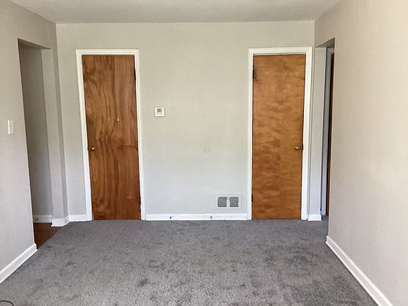 2nd image of 2616 Newport Ave #4