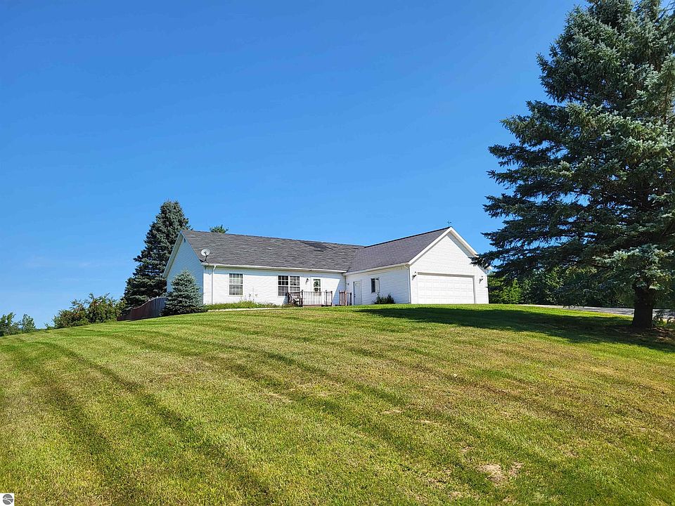 1060 Circle Dr, Weidman, MI 48893 Zillow