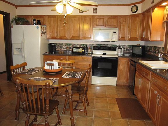 5th image of 100 Patti Ln