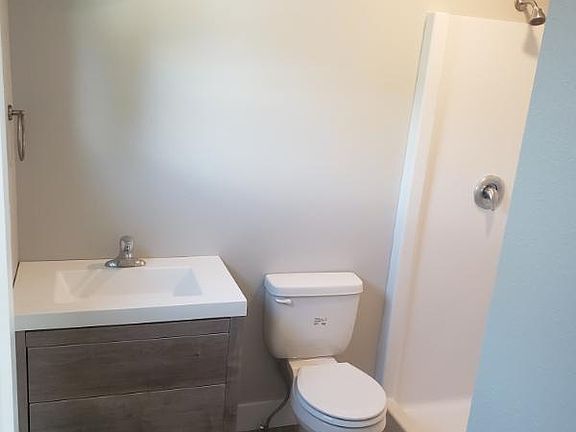 4th image of 726 Stoddard St #B