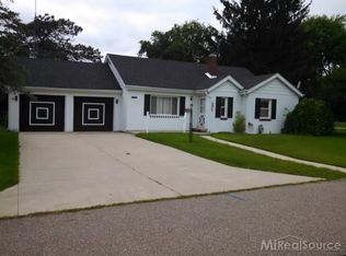 311 N Kennefic St, Yale, MI