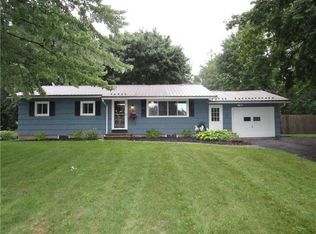 122 Amsden Dr, Rochester, NY 14623