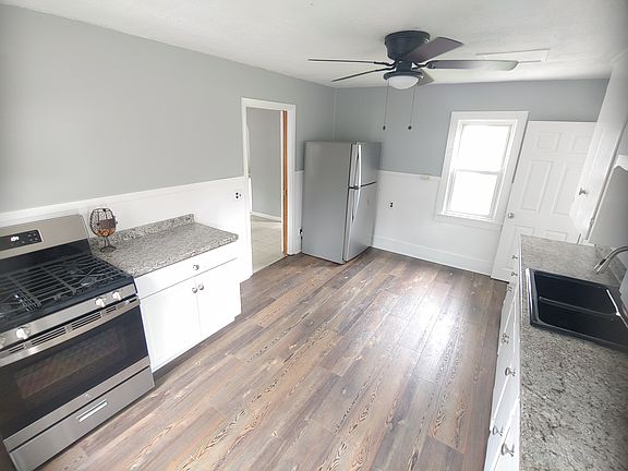5th image of 116 Cushing St