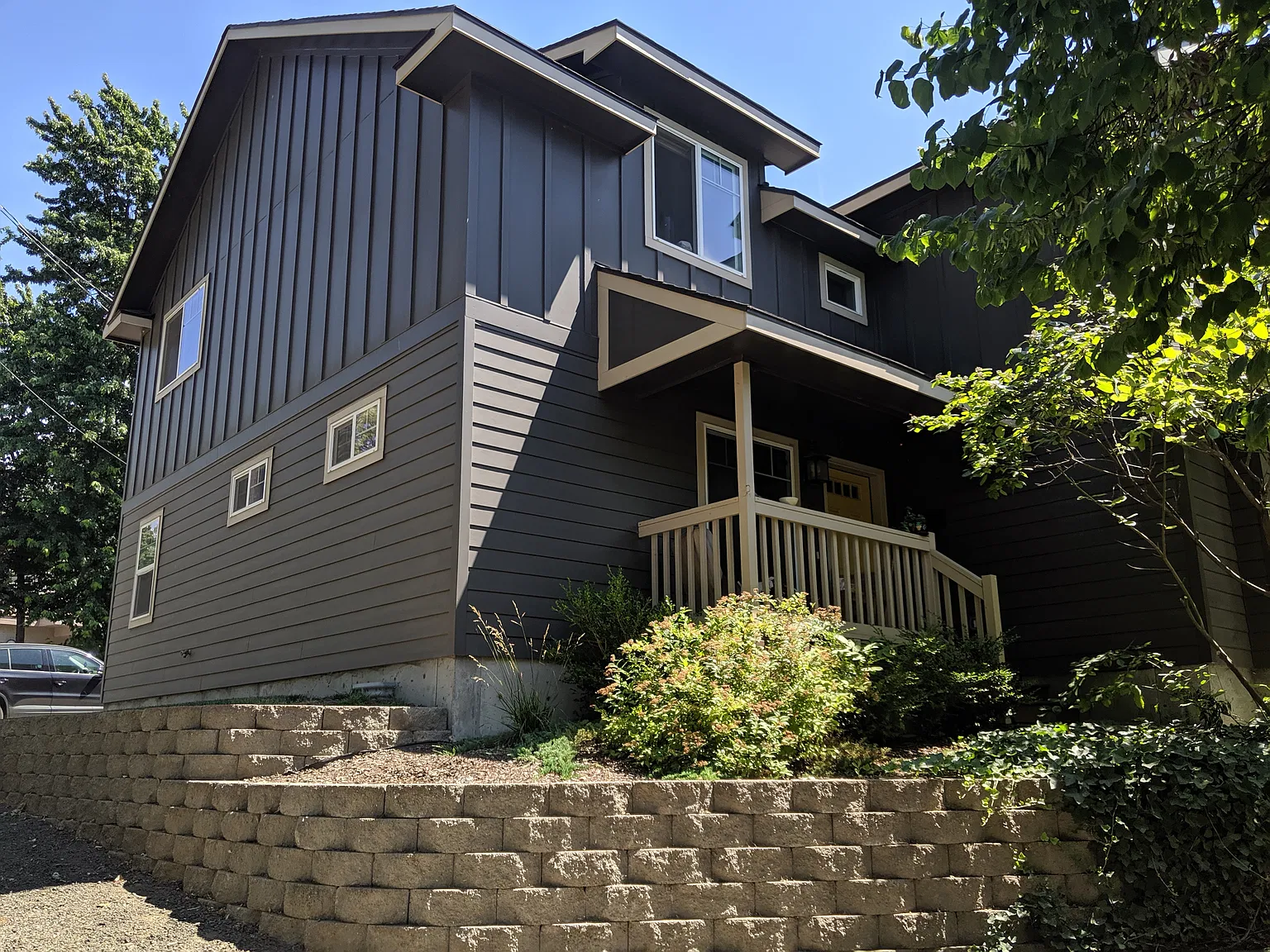 710 Valencia — Photo 1