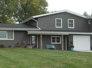 909 SW 2nd St, Eagle Grove, IA 50533