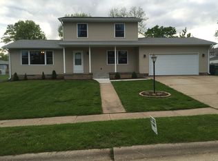 1616 N 5th St, Clinton, IA 52732