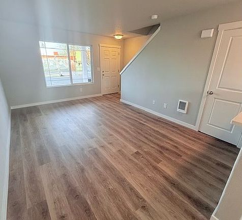5th image of 6628 SE 80th Ave